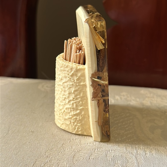 1970s ColorFlo lucite, resin toothpick holder kitschy, retro - Picture 4 of 9